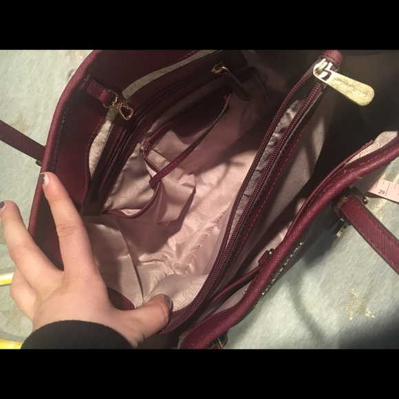 Burgundy MK Shoulder Bag - Picture 4 of 6